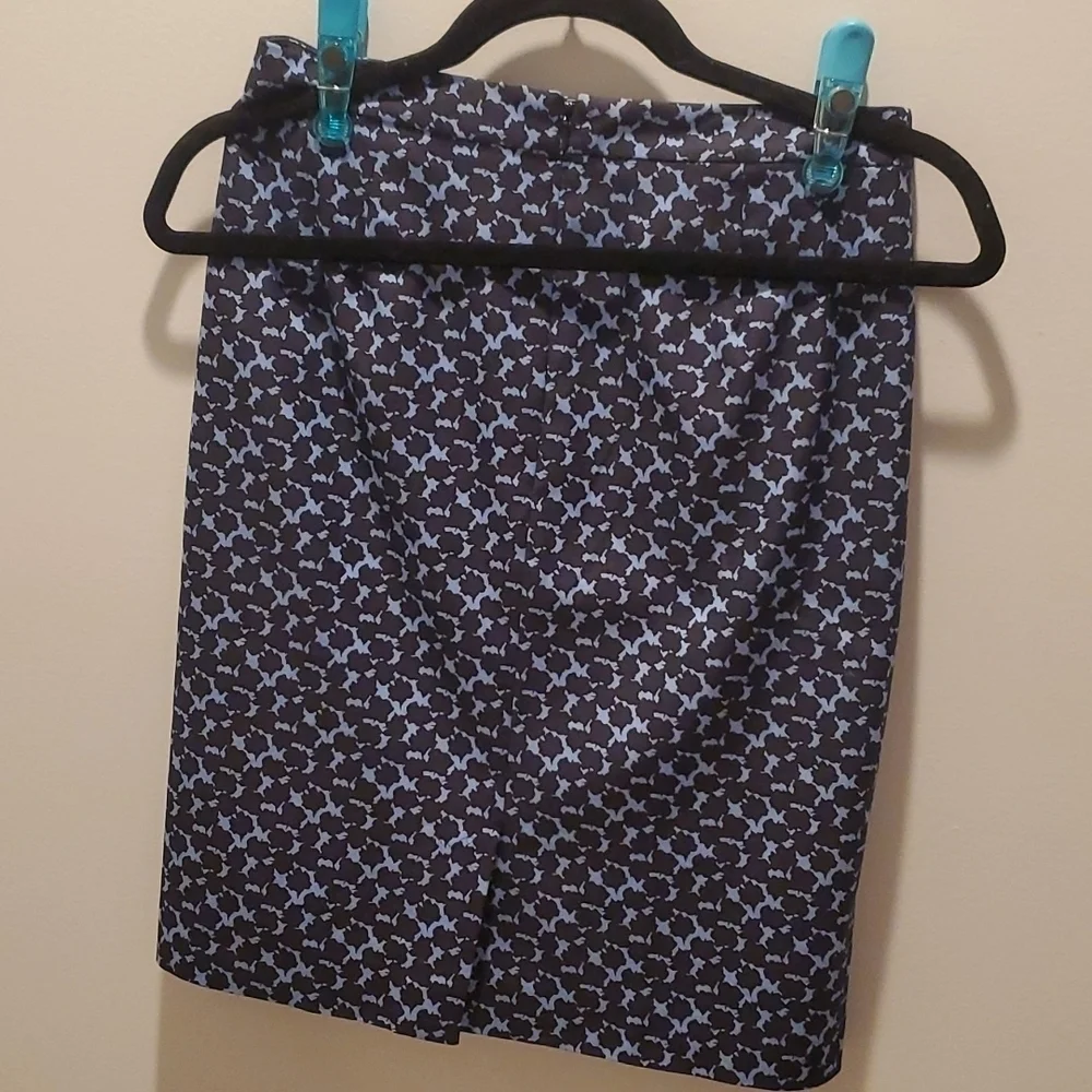 𝅺HALOGEN skirt Size 2